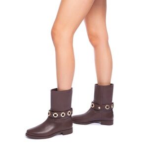 Milan Flat Bootie In Brown Water Resistant Leather Size 10